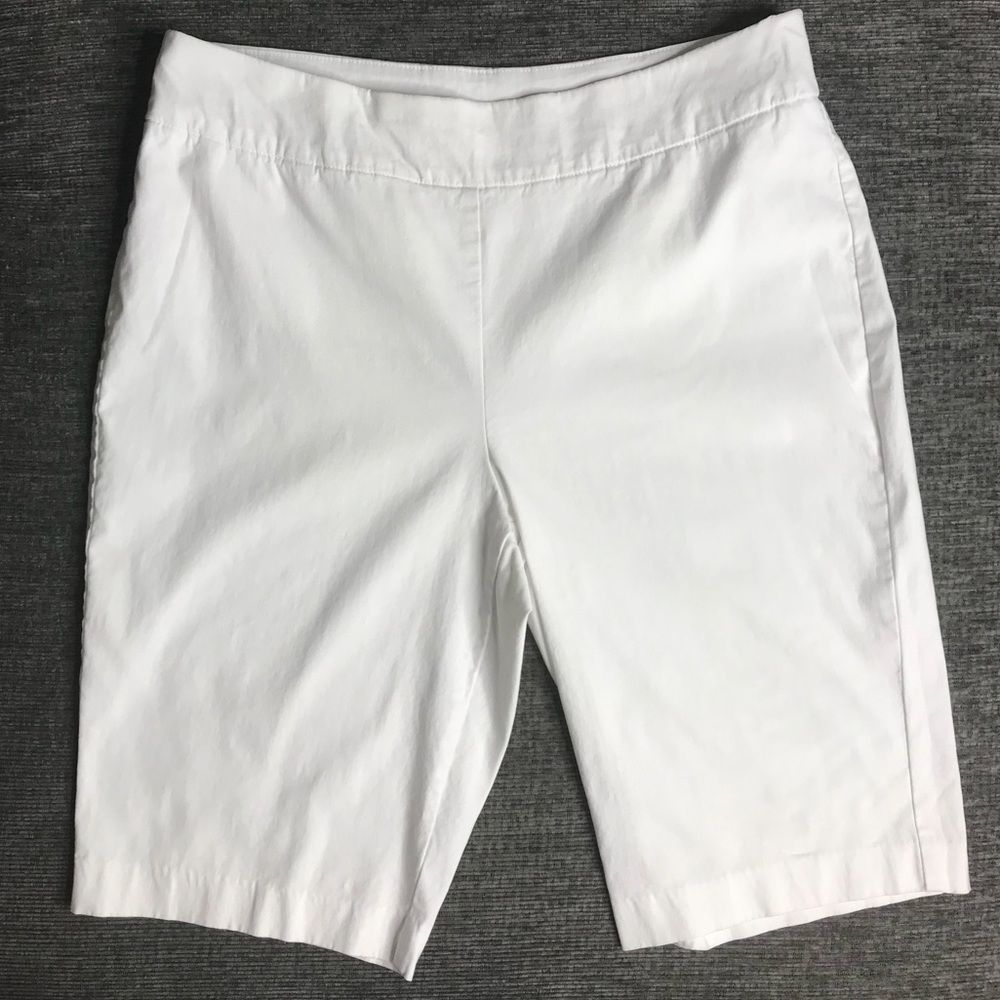 CHICOS • SIZE: 14P • SO SLIMMING WHITE PULL-ON SHORTS WITH 11-1/2”INSEAM